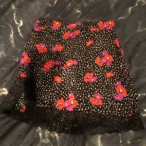 Flower lace mini skirt